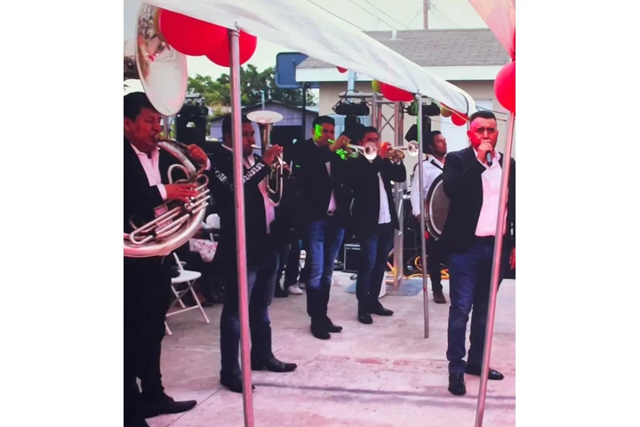 Banda y tamborazo image 3