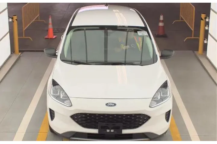 $18476 : Ford Escape 2022 AWD SE 4dr image 2