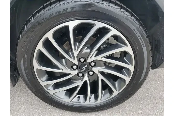 $21990 : Lincoln Nautilus 2019 Reserv image 9