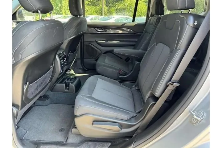 $31246 : Jeep Grand Cherokee L 2023 4 image 4