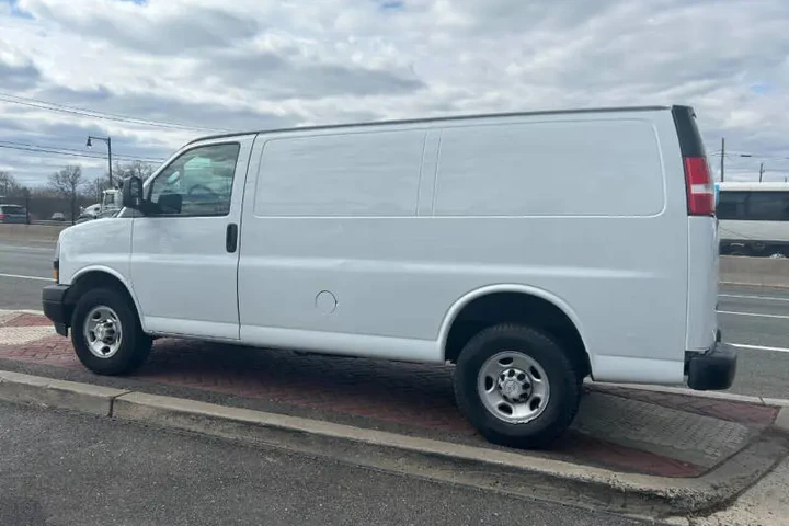$10995 : 2018 Express 2500 image 7