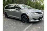 2017 Pacifica Touring Plus en Chicago