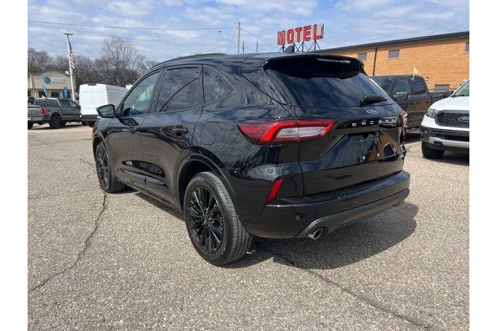 $26589 : Ford Escape 2023 AWD ST-Line image 6