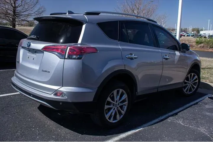 $19000 : Toyota RAV4 2017 Limited 4dr image 4