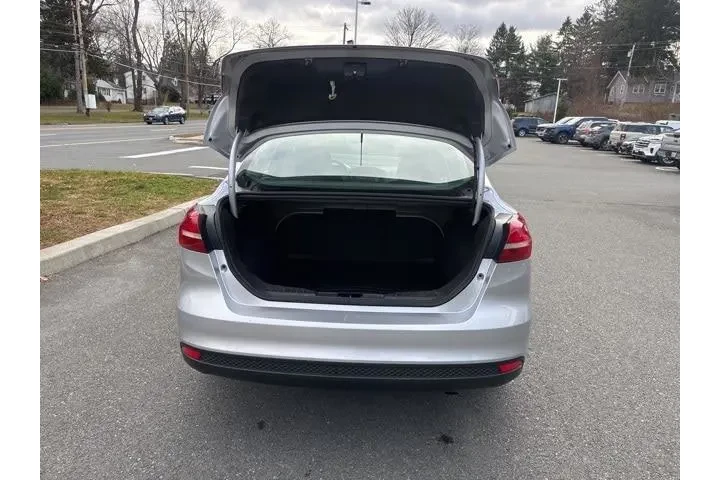 $8995 : Ford Focus 2016 SE 4dr Sedan image 9