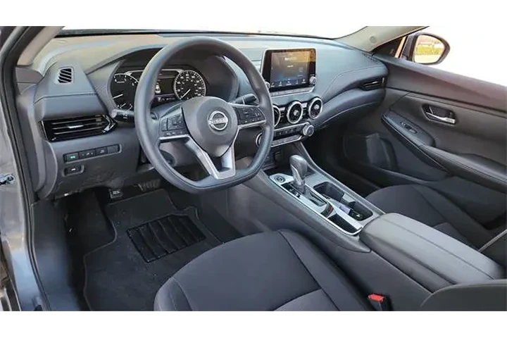 $18823 : Nissan Sentra 2025 SV 4dr Se image 9