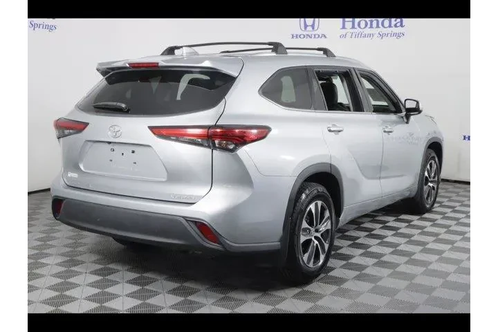 $27875 : Toyota Highlander 2020 AWD X image 7