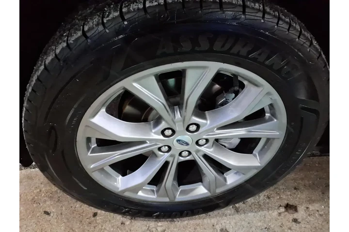 $29947 : Ford Explorer 2023 Limited 4 image 7