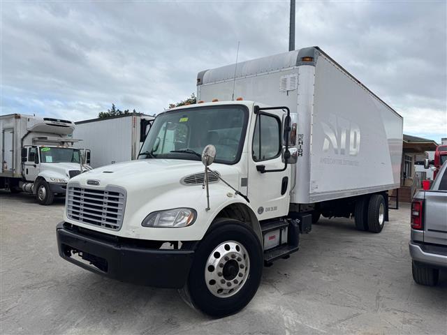 FREIGHTLINER M2 26FT STK 1884 image 4