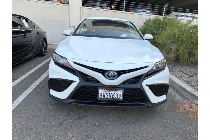 $21980 : Toyota Camry Hybrid 2021 SE image 2