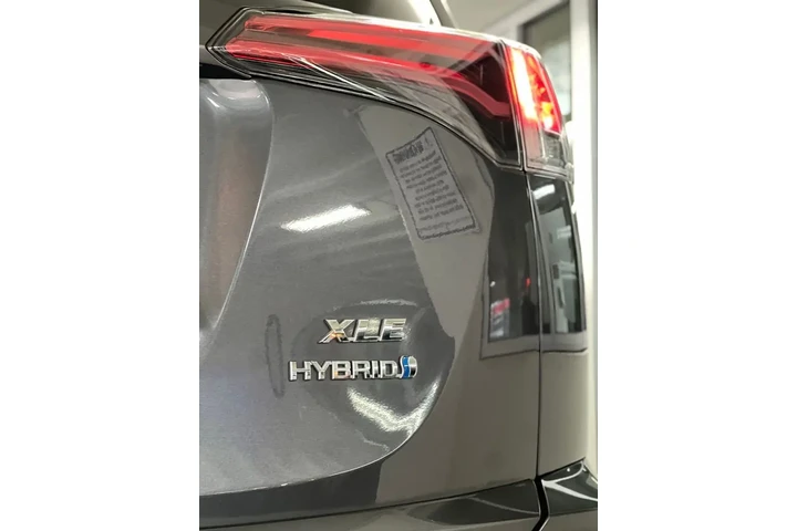 $24788 : 2017 RAV4 Hybrid XLE image 10