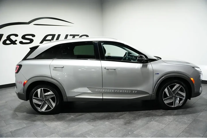 $8989 : 2023 NEXO Limited image 5