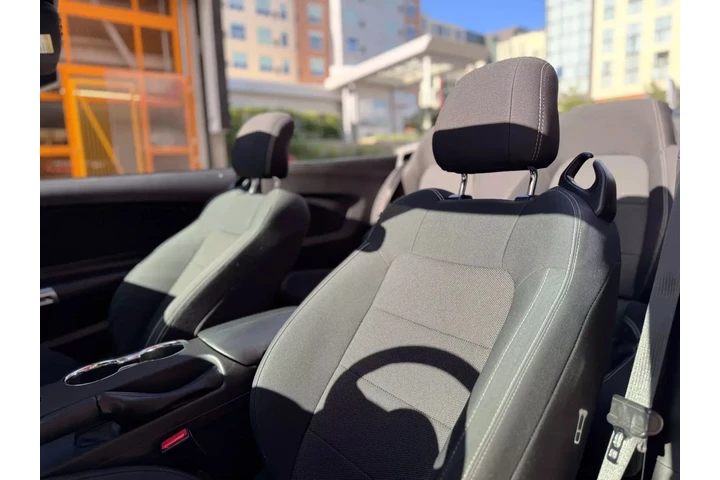 $21990 : 2017 FORD MUSTANG image 10