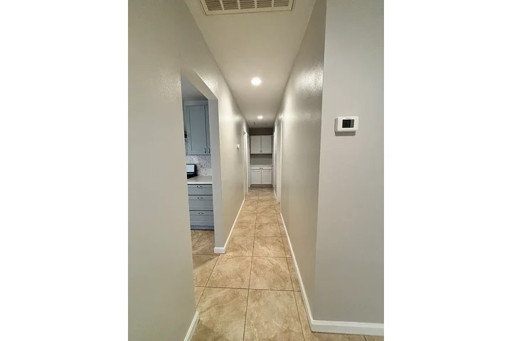 $1050 : 3 Recamaras 1 Baño image 6