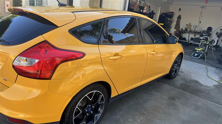 $4500 : Ford Focus SE Hatchback image 6