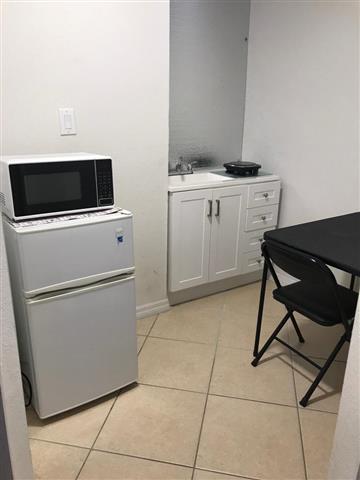 $1750 : MIAMI CUTLER BAY 11047SW 243LN image 6