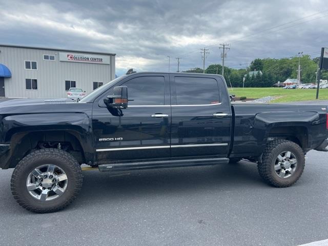 $43860 : PRE-OWNED 2019 CHEVROLET SILV image 2