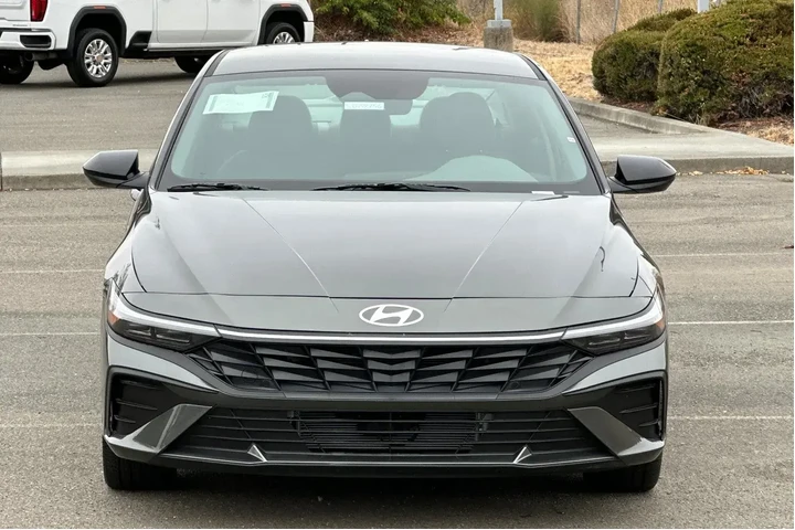$24990 : Hyundai ELANTRA Hybrid 2025 image 9