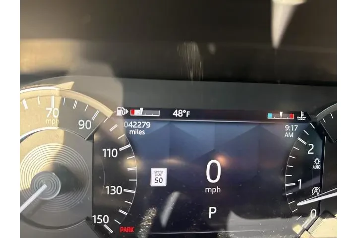 $38627 : Land Rover Discovery 2023 AW image 8