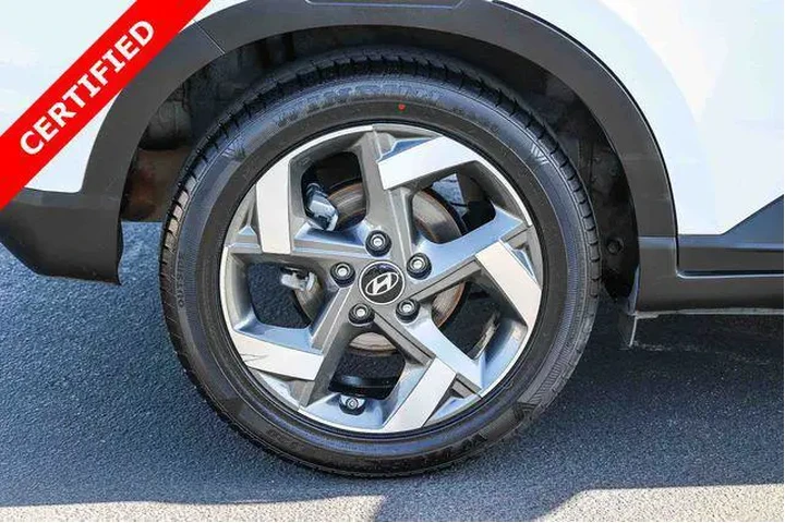 $16798 : Hyundai VENUE 2023 SEL 4dr C image 8