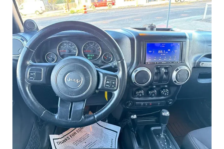 $11495 : 2014 Wrangler Sahara image 7