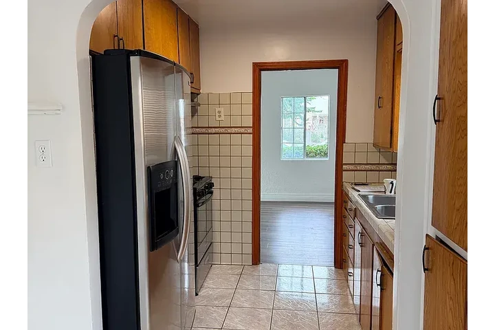 $2000 : READY☎️San Juan Ave,South Gate image 2