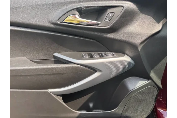 $25995 : 2024 Trax LS image 10