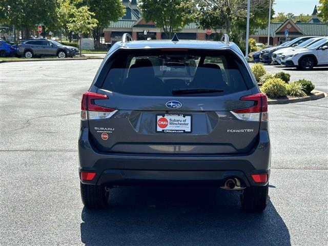 $27363 : PRE-OWNED 2024 SUBARU FORESTE image 3