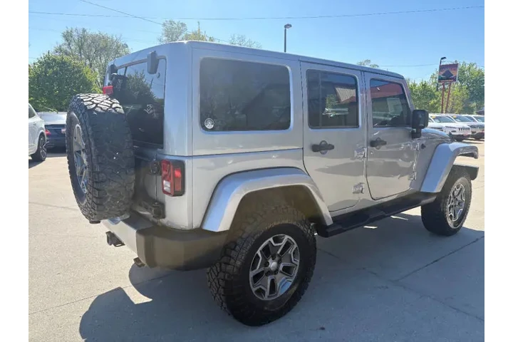 $15950 : 2014 Wrangler Unlimited Sahara image 5