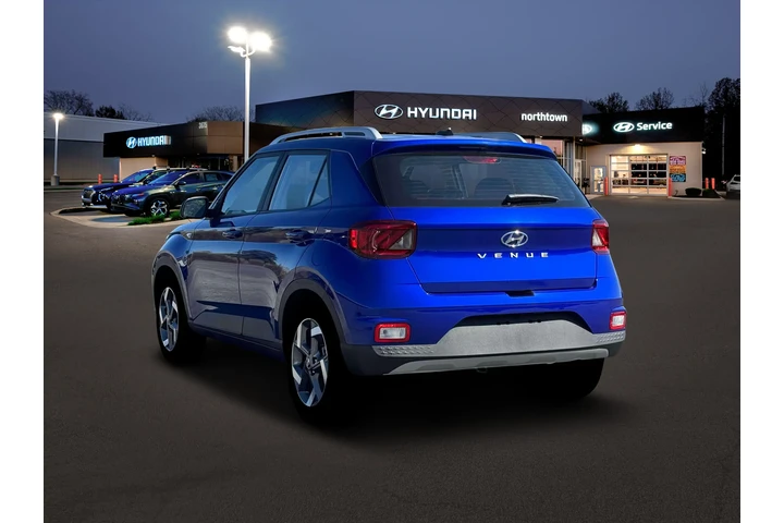 $23402 : Hyundai VENUE 2026 SEL 4dr C image 5