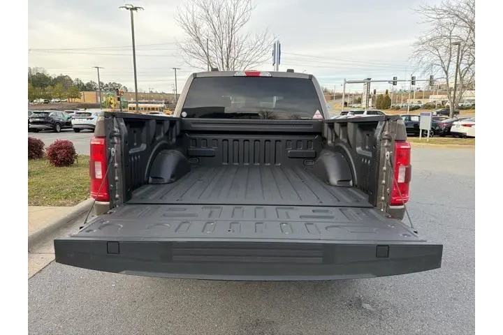 $35878 : Ford F-150 2023 4x4 XLT 4dr image 6