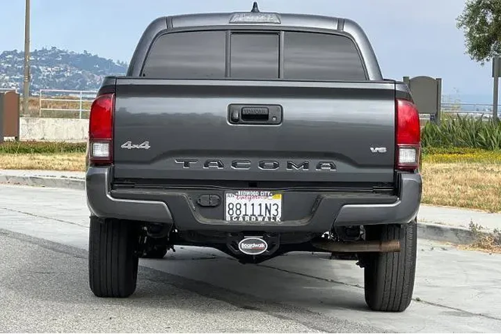 $31601 : Toyota Tacoma 2022 4x4 SR V6 image 5