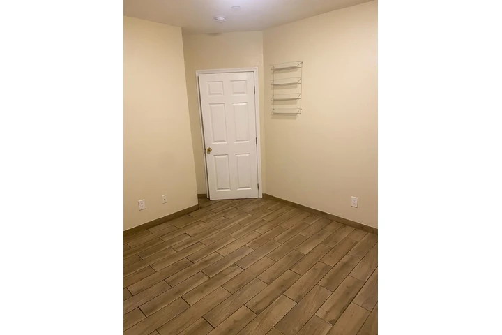 $900 : Rento Cuarto image 1