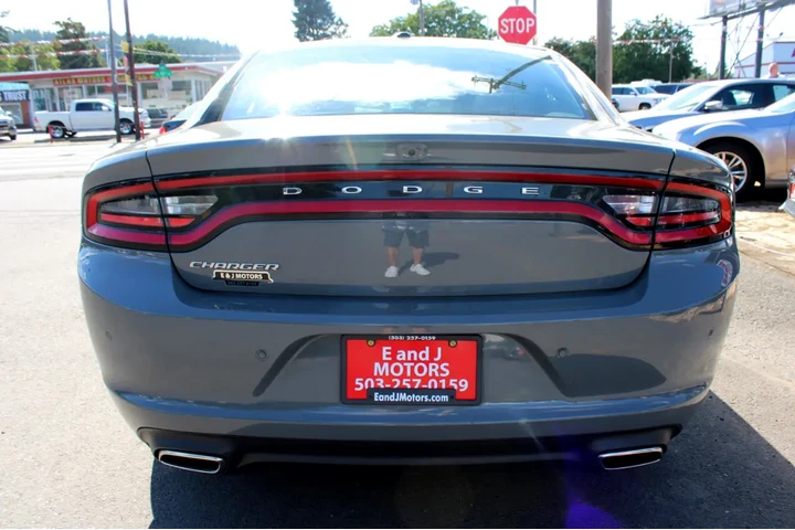 $15295 : 2019 Charger SXT RWD image 6