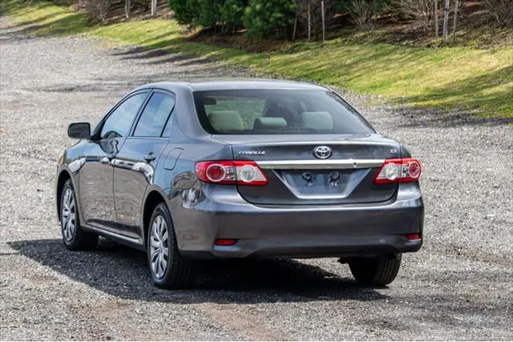 $10995 : Toyota Corolla 2013 S 4dr Se image 6