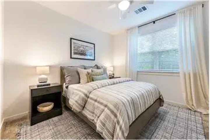 $1640 : Rental property with 2 bedro image 6