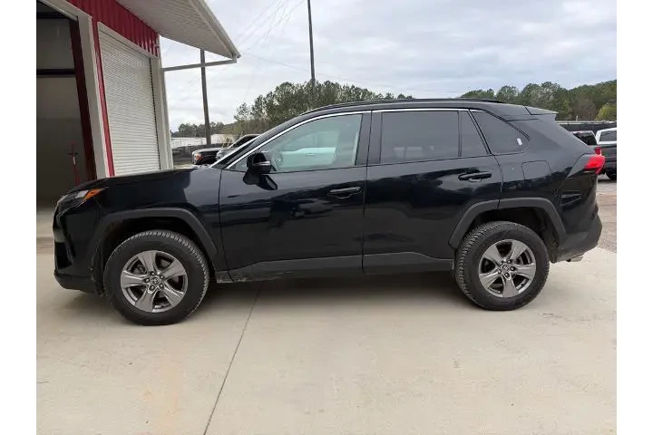 $27280 : Toyota RAV4 2024 XLE 4dr SUV image 3