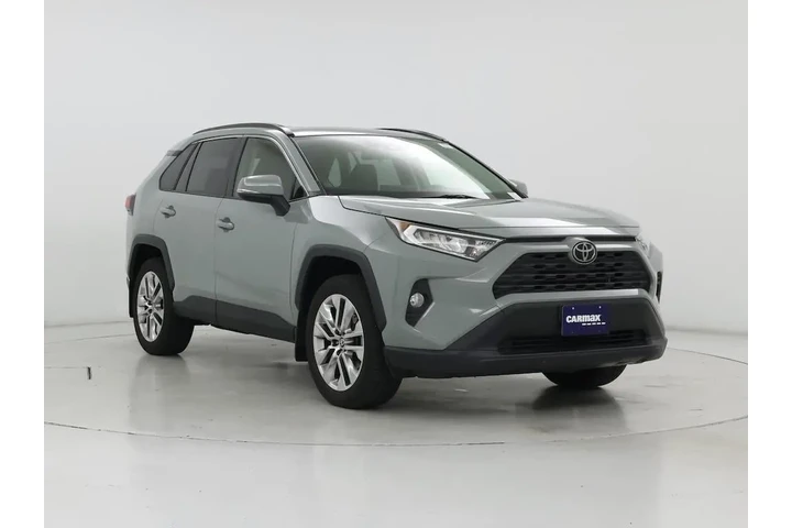 $29998 : Toyota RAV4 2021 AWD XLE Pre image 1