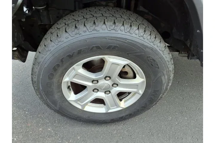 $21812 : Jeep Wrangler 2019 4x4 Sport image 10