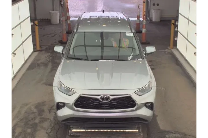 $30997 : Toyota Highlander 2024 AWD L image 2