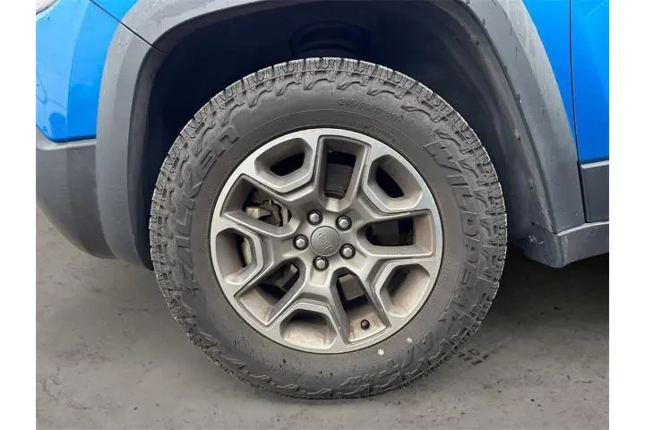 $14971 : Jeep Cherokee 2021 4x4 Trail image 9