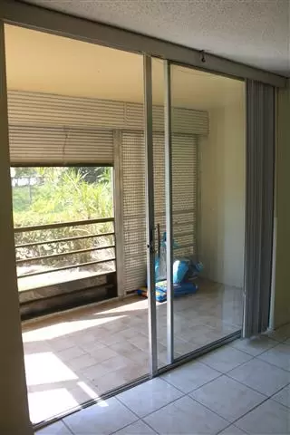 $2300 : North Miami Beach. Aventura image 9