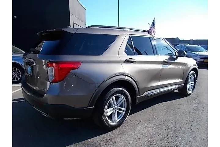 $31996 : Ford Explorer 2022 AWD XLT 4 image 6