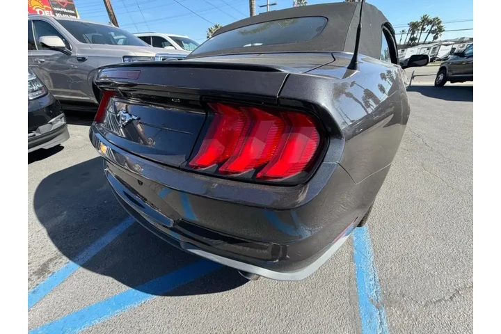 $22530 : Ford Mustang 2023 EcoBoost 2 image 9