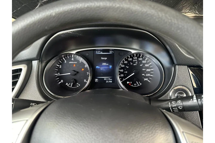 $180000 : VENTA NISSAN XTRAIL 2016. image 2