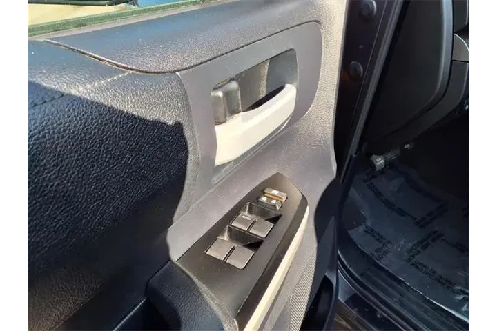 $23742 : Toyota Tundra 2015 4x2 SR5 4 image 10