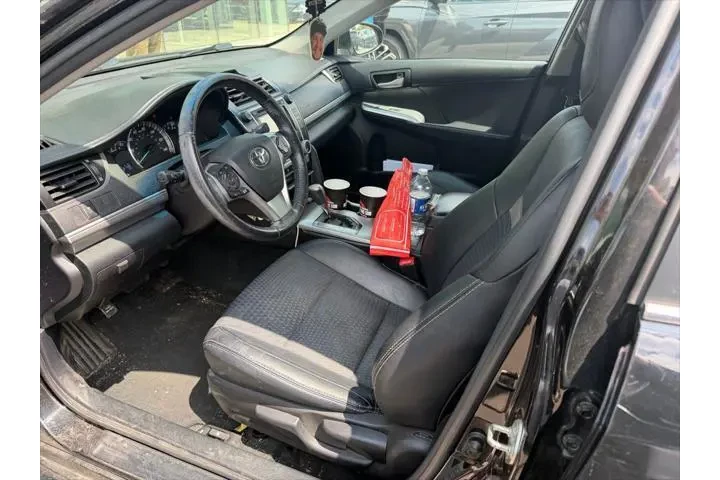 $8466 : Toyota Camry 2014 SE 4dr Sed image 5