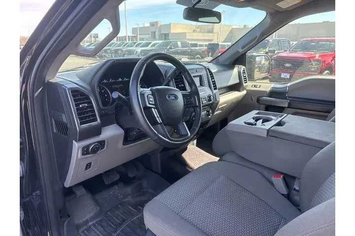 $25000 : Ford F-150 2017 4x4 King Ran image 10