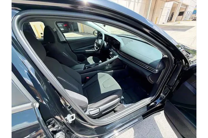 $17638 : Hyundai ELANTRA 2023 SEL 4dr image 9