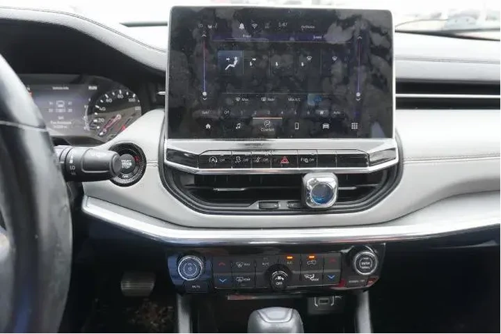 $24588 : Jeep Compass 2022 4x4 Limite image 8